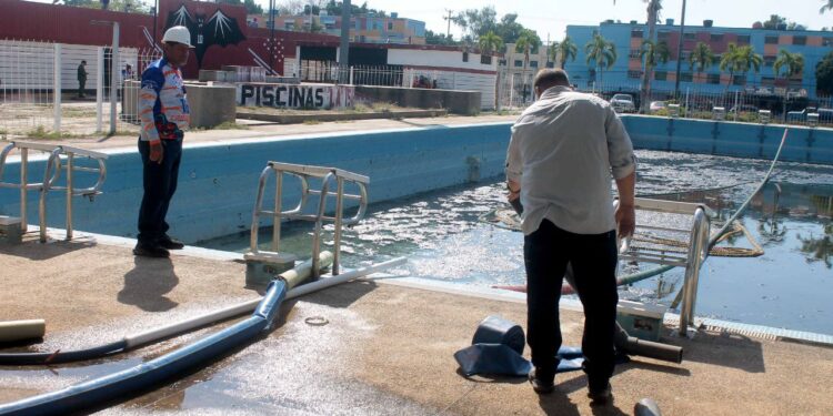 Carabobo: Ejecutan labores de rehabilitación del Complejo de Piscinas La Isabelica