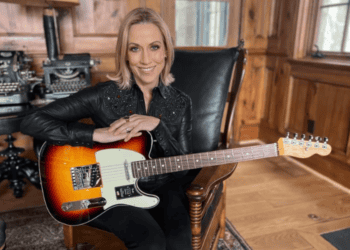 Cantante Sheryl Crow vendió su Tesla en protesta contra Musk, donó el dinero a la radio pública