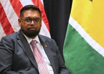 ARCHIVO - El presidente de Guyana Irfaan Ali participa en una reunión en las Naciones Unidas, en Nueva York, el 23 de septiembre de 2024.