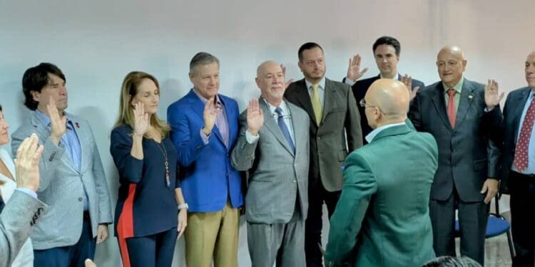 Reinaldo Gabaldón asume la presidencia de Asoquim