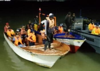 Falcón: autoridades y grupos de rescate continúan la búsqueda de las 16 personas desaparecidas en altamar