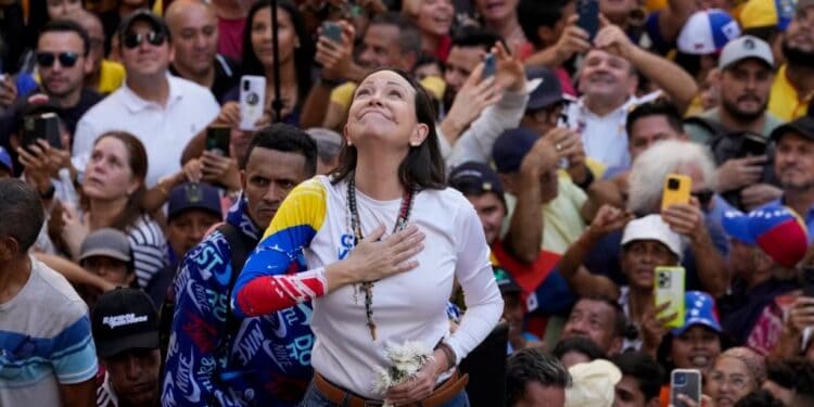 ARCHIVO - La dirigente opositora María Corina Machado participa en una manifestación en Caracas el 9 de enero de 2025.
