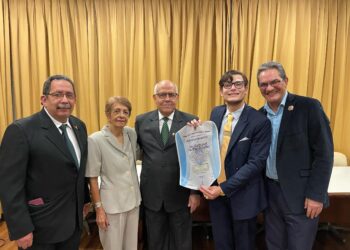 El joven médico Mario J. Da Silva recibió distinción del Colegio de Médicos de Carabobo (+ Video)