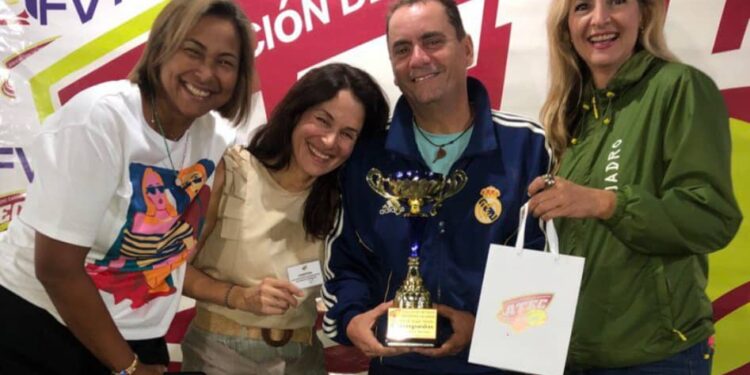 Tenis: ATEC premió a los campeones del primer estadal de single