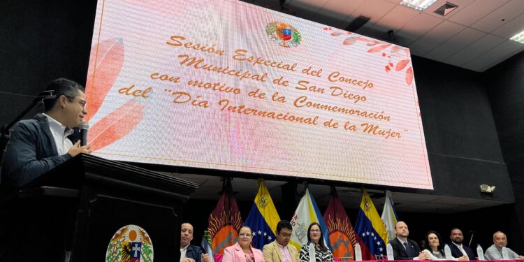 San Diego: Alcalde Jurado en la sesión homenaje al Día Internacional de la Mujer; «reconocemos su entrega e inteligencia…»
