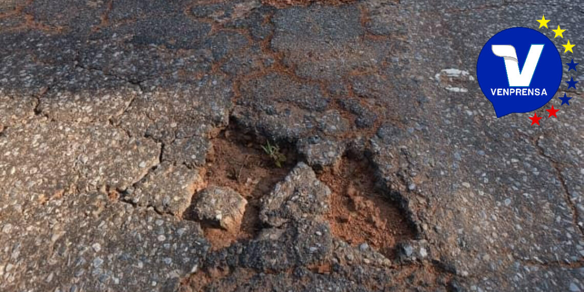 Carabobo: Vecinos de Valencia denuncian peligrosos huecos en la Avenida Cabriales y exigen reparación urgente a los organismos competentes