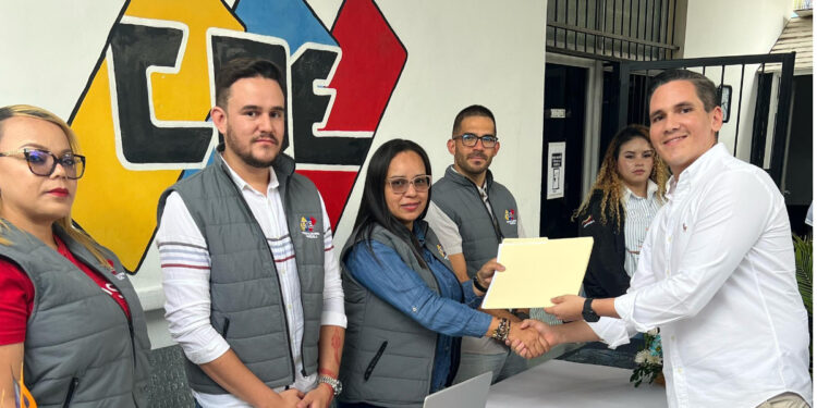 Israel Figueredo, el candidato más joven a la Gobernación de Carabobo, desafía la abstención con un llamado a la acción ciudadana