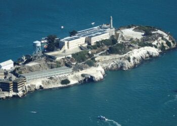 EEUU: Trump ordenó reabrir la cárcel de máxima seguridad de Alcatraz