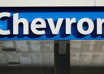 (ARCHIVO) El logotipo de Chevron se ve en una gasolinera en San Francisco, el 23 de octubre de 2023. (ARCHIVO) El logotipo de Chevron se ve en una gasolinera en San Francisco, el 23 de octubre de 2023.