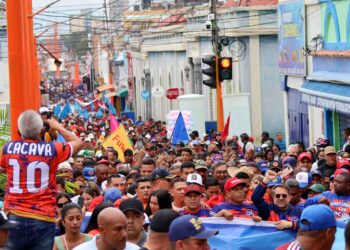 Carabobo: Rafael Lacava marchó junto a trabajadores este 1 de Mayo