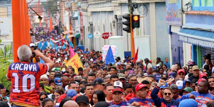 Carabobo: Rafael Lacava marchó junto a trabajadores este 1 de Mayo