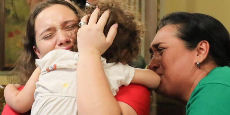 Las 5 Principales Noticias de Venezuela Hoy: repatriada la niña Maykelis Espinoza desde EEUU. Y MAS…