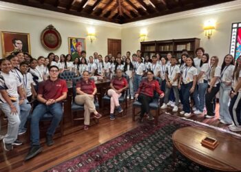 Carabobo: visita guiada de estudiantes de Puerto Cabello en el Capitolio en Valencia