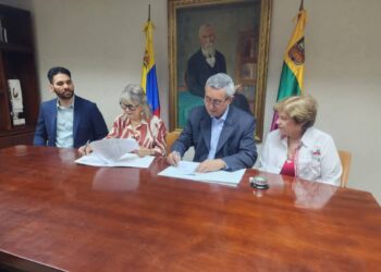 Dividendo Voluntario para la Comunidad y la Universidad de Carabobo firman convenio