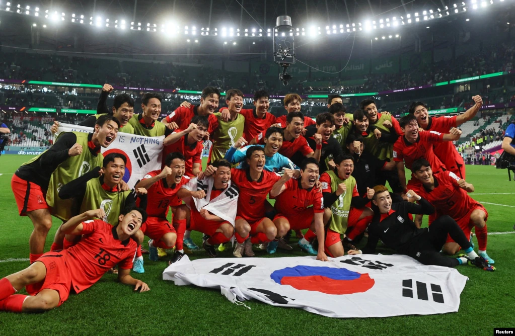 Corea del Sur Sorprende en Qatar 2022, el equipo le brinda una alegría a su país tras clasificar a la siguiente ronda del Mundial de Futbol