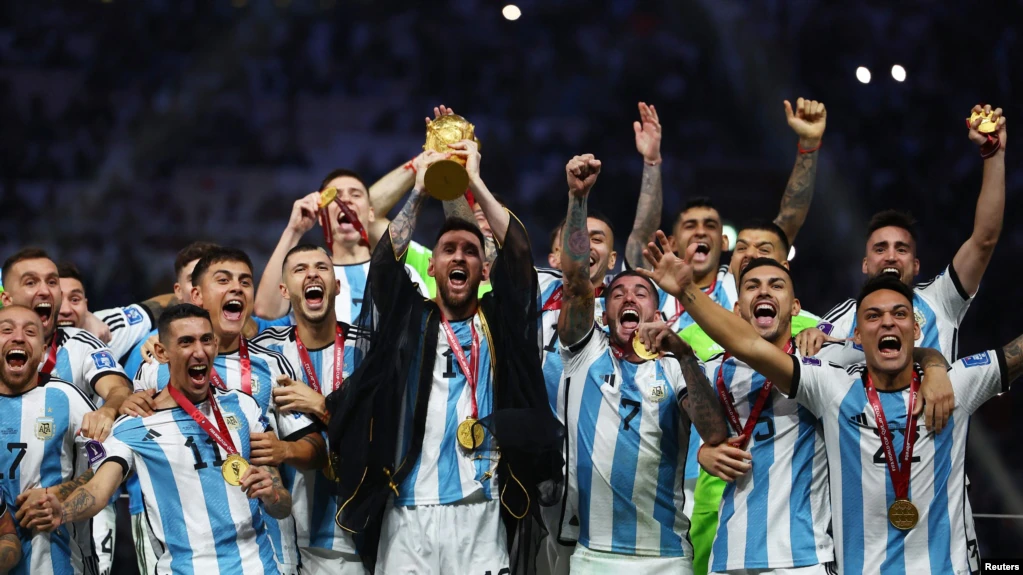 Argentina brillante vuelve a ser campeona del mundo tras casi cuatro décadas
