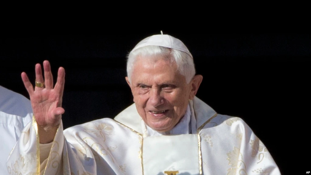 Fallece Papa emérito Benedicto XVI