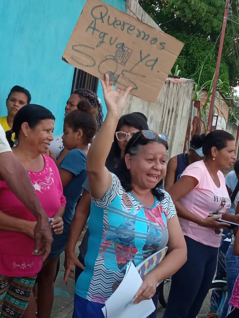 9 meses sin el vital liquido, vecinos de Fundación CAP protestan, !Queremos agua en navidades!