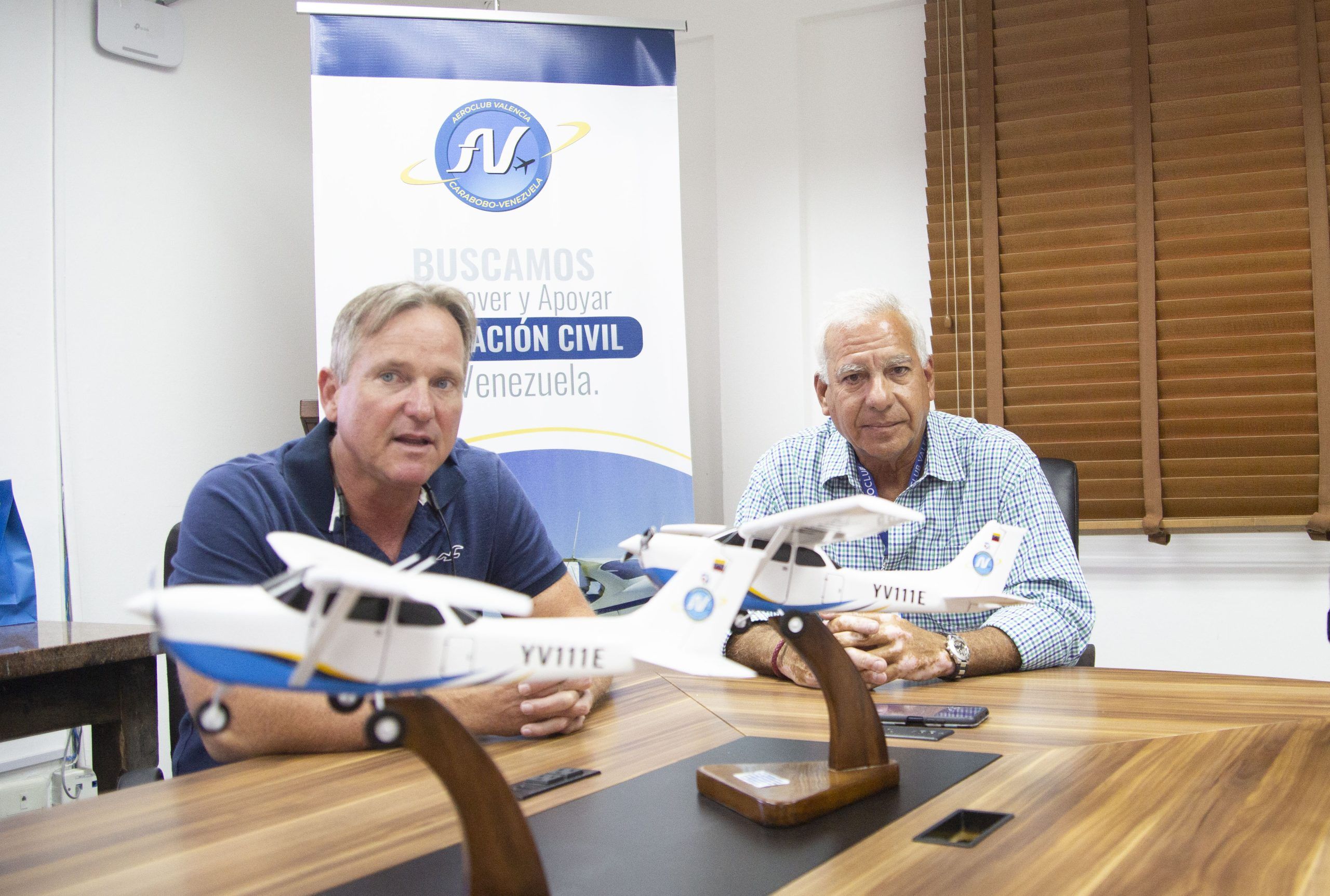 Reyes Magos aterrizan en el Aeroclub Valencia por segundo año consecutivo- imágenes Juan Carlos Hernández