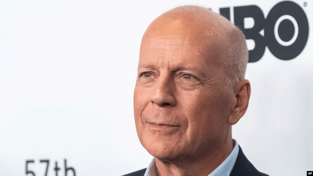ARCHVO - Bruce Willis en una premiere en Nueva York el 11 de octubre de 2019. La familia del actor de 67 años dijo en un comunicado que tiene un diagnóstico de demencia frontotemporal. (Foto Charles Sykes/Invision/AP, archivo