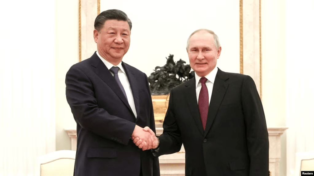 El presidente ruso, Vladimir Putin, y el presidente chino, Xi Jinping, asisten a una reunión en el Kremlin en Moscú, Rusia, el 20 de marzo de 2023.
