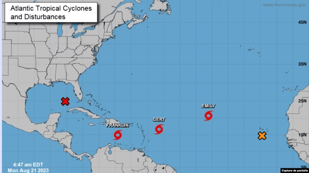 Sistemas de tormentas tropicales en Atlántico, el Caribe y el Golfo de México el 21 de agosto de 2023. Captura de pantalla del sitio del Centro Nacional de Huracanes de EEUU.
