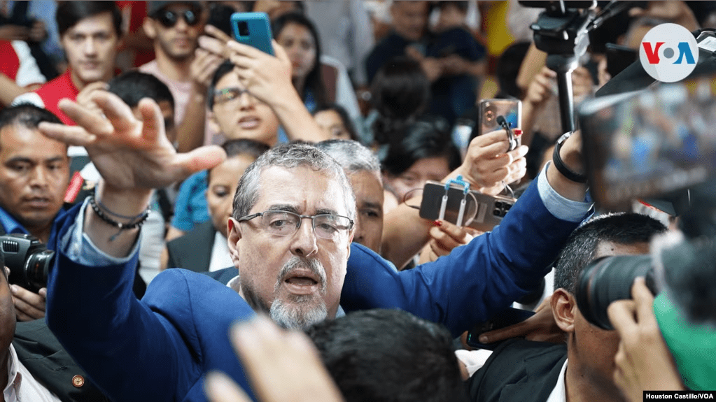 ARCHIVO - Bernardo Arévalo, nuevo presidente de Guatemala. [Foto: Houston Castillo, VOA]