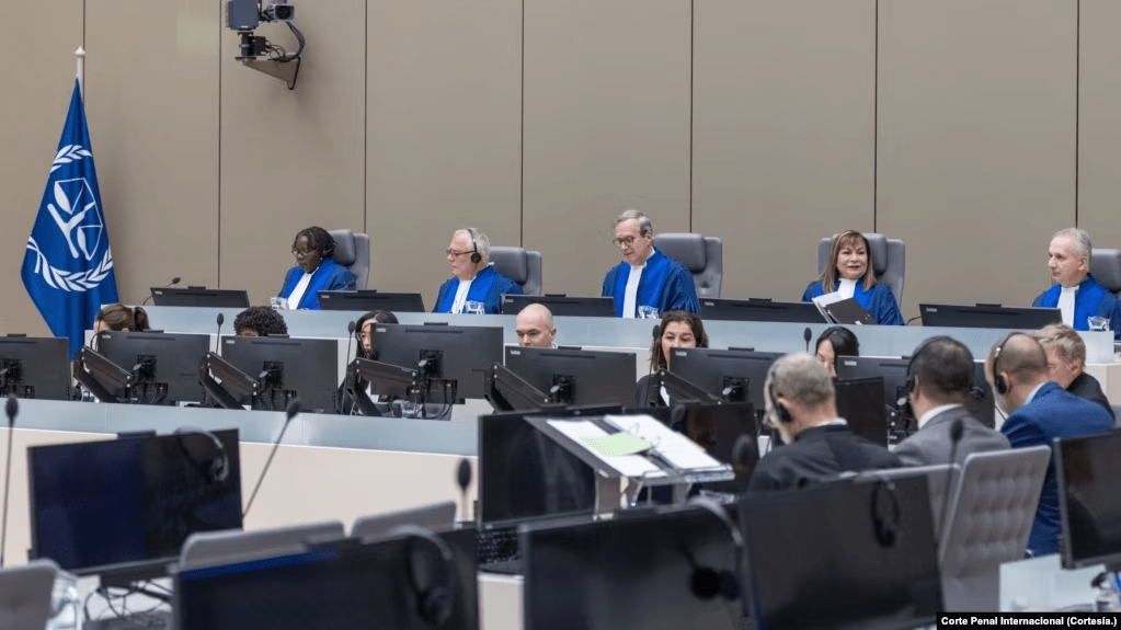 Los jueces de la Sala de Apelaciones de la Corte Penal Internacional participan en una audiencia sobre el caso Venezuela, el martes 7 de noviembre de 2023.