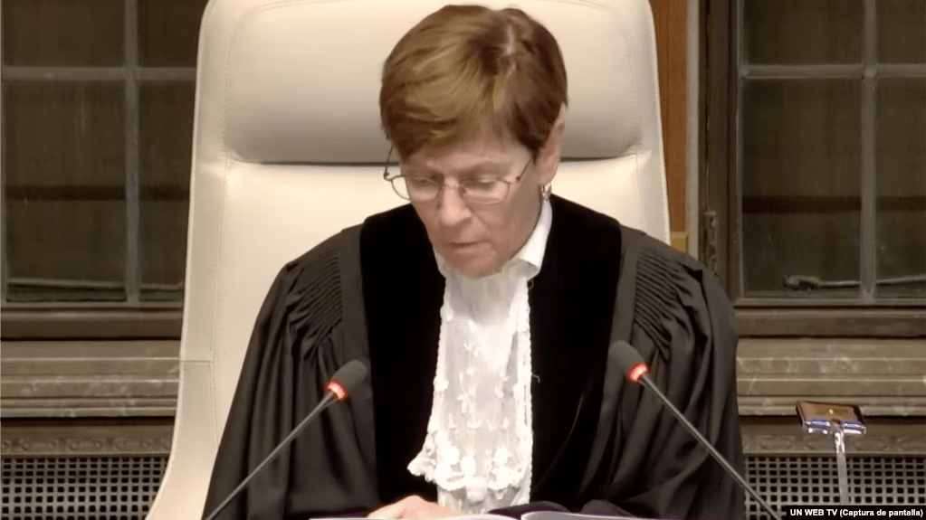 Joan E. Donoghue, presidenta de la Corte Internacional de Justicia, durante la lectura del veredicto sobre la solicitud de medidas provisionales por parte de Guyana contra el referendo sobre el territorio Esequibo.