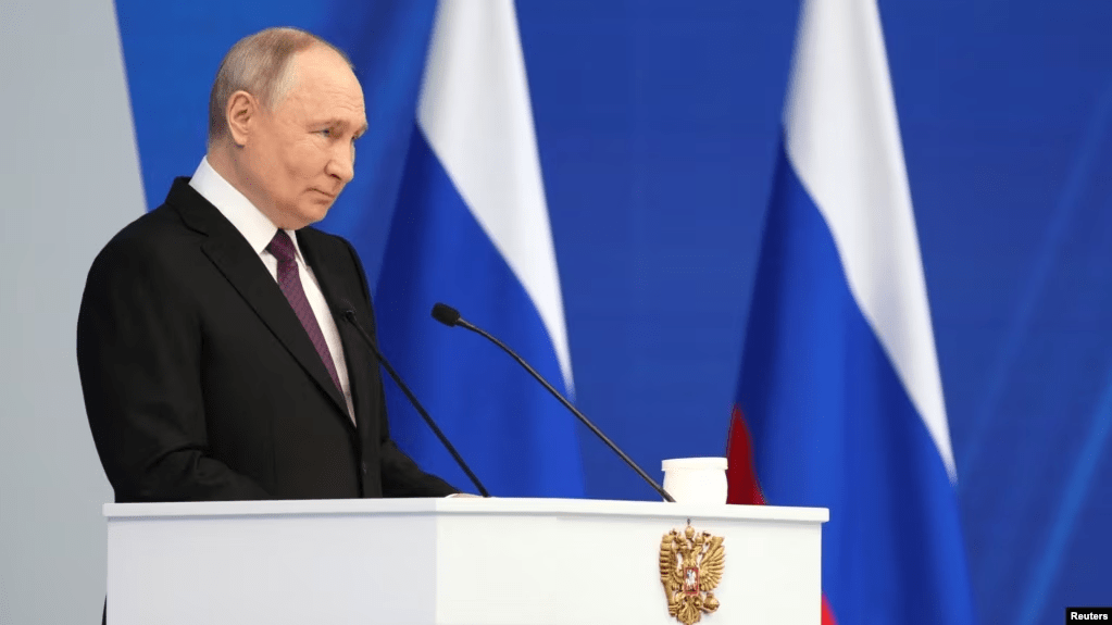 El presidente ruso, Vladimir Putin, pronuncia su discurso anual ante la Asamblea Federal, en Moscú, Rusia, el 29 de febrero de 2024.