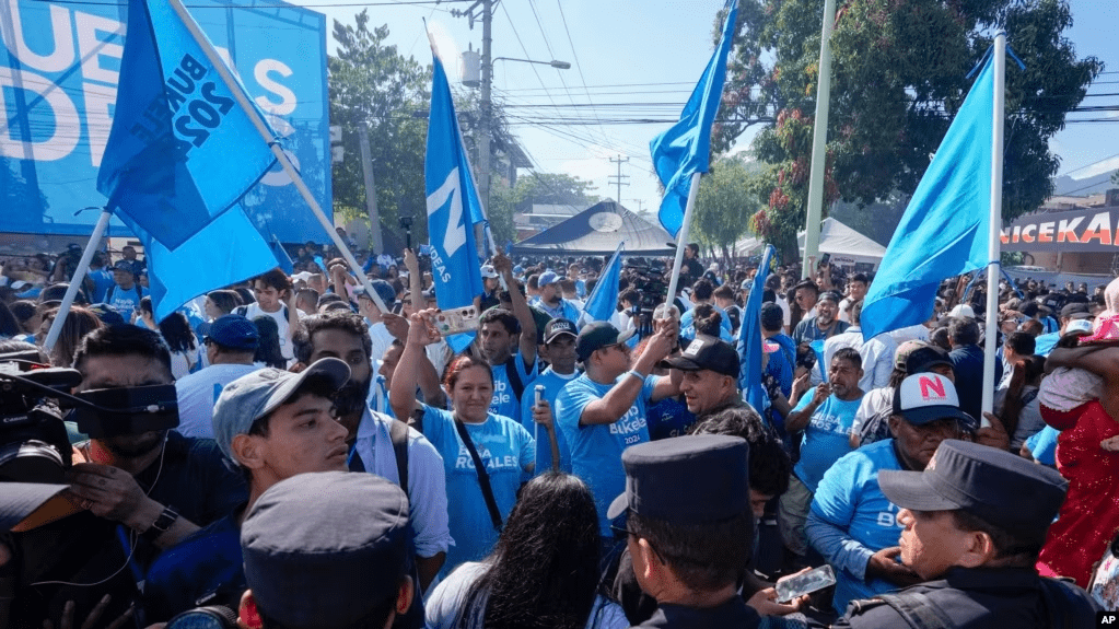 Presidenciales El Salvador 2024 Cierran las urnas, comienza el conteo